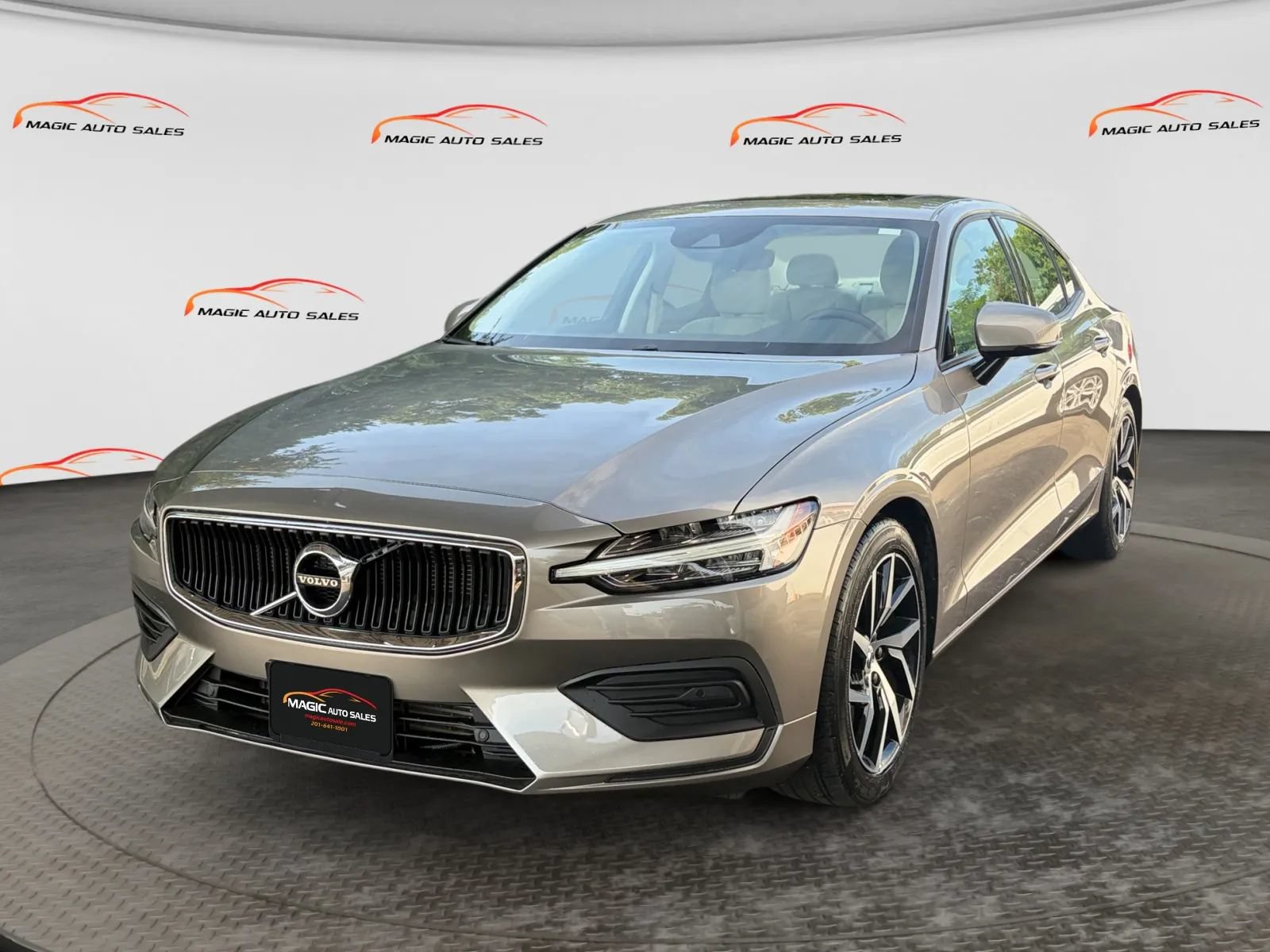 Used 2019 Volvo S60 T6 Momentum