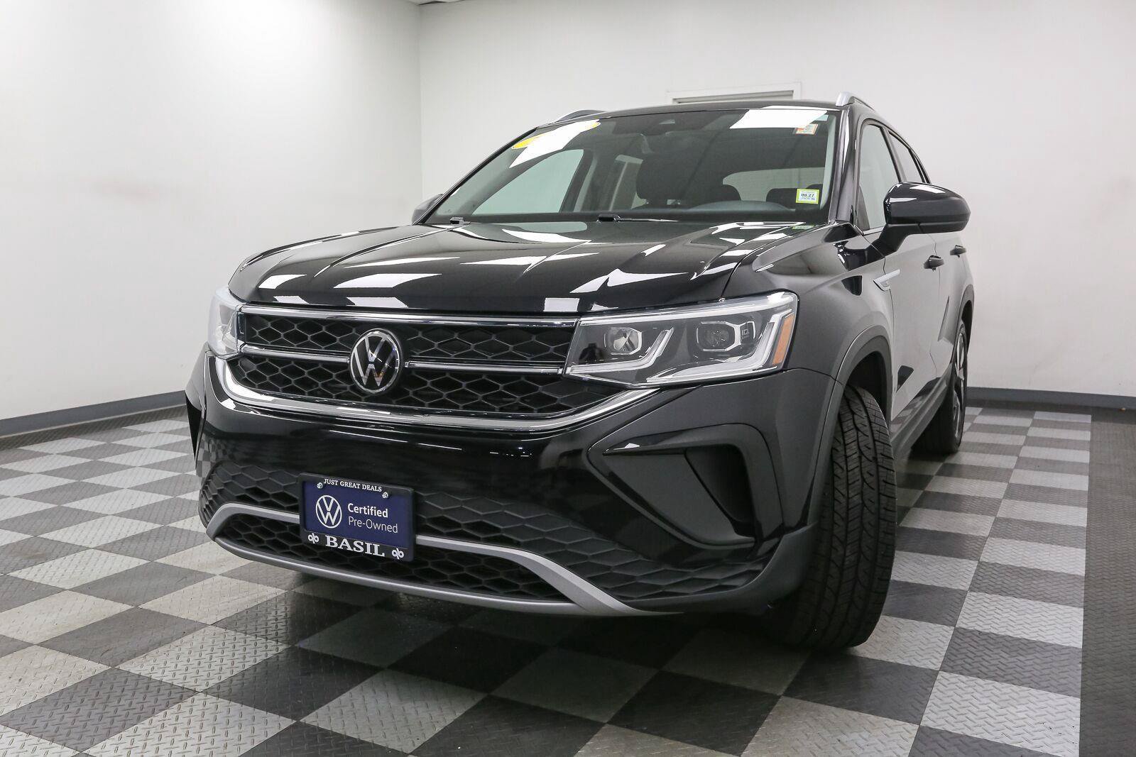 Certified 2024 Volkswagen Taos SEL AWD/4WD image 5