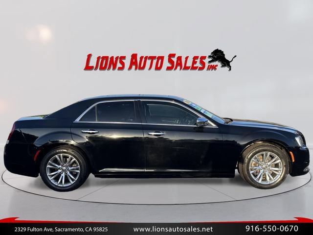 Used 2016 Chrysler 300 C RWD image 4