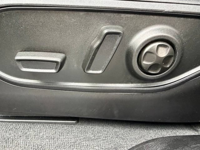Used 2023 Jeep Grand Cherokee L Limited w/ Luxury Tech Group II AWD/4WD image 29