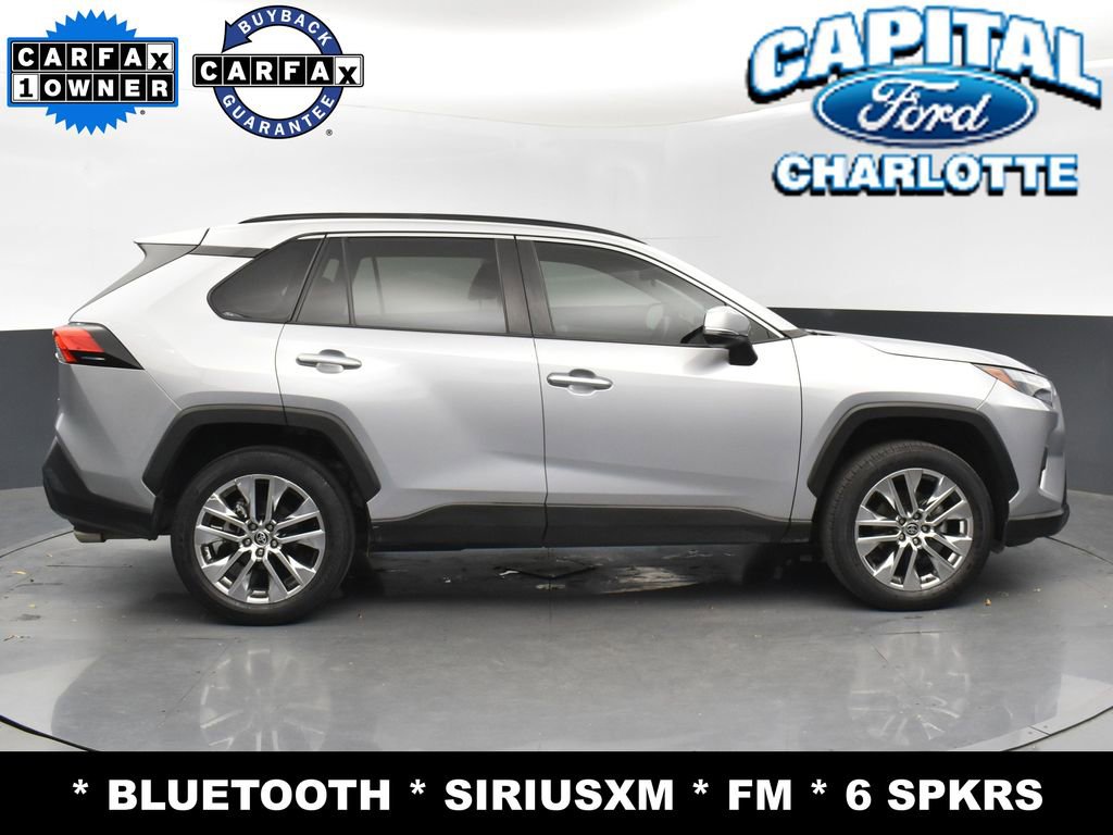 Used 2022 Toyota RAV4 XLE Premium image 8