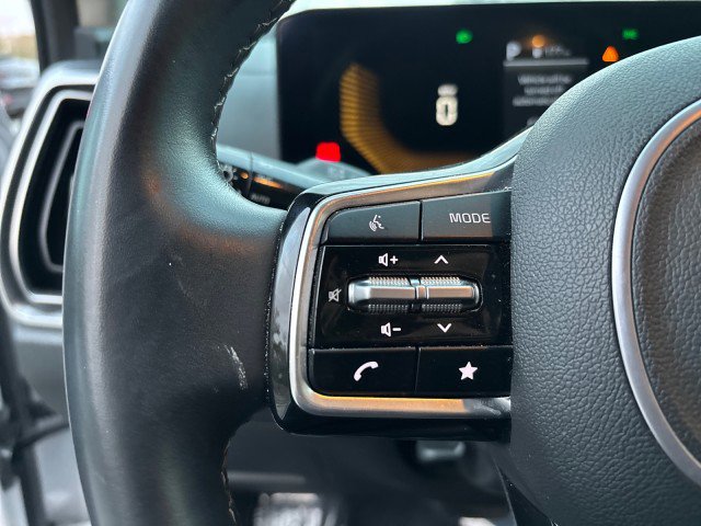 Used 2024 Kia Sorento S image 18