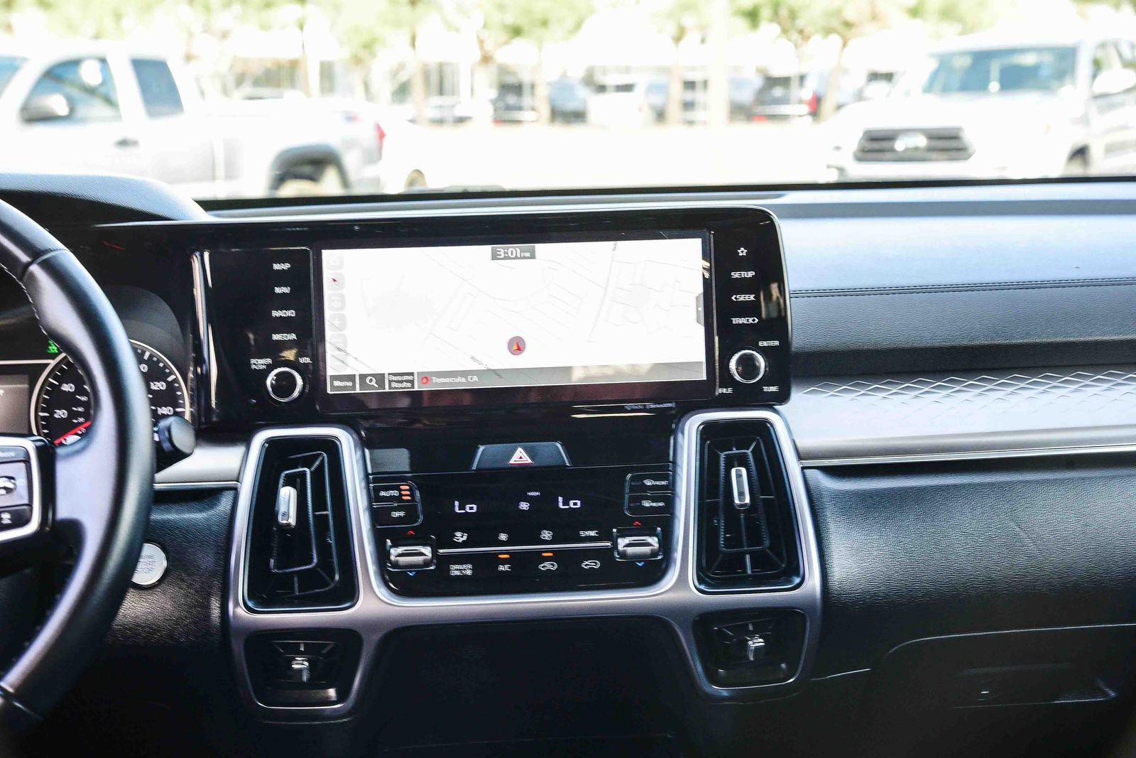 Used 2024 Kia Sorento EX w/ Panoramic Sunroof Package image 15