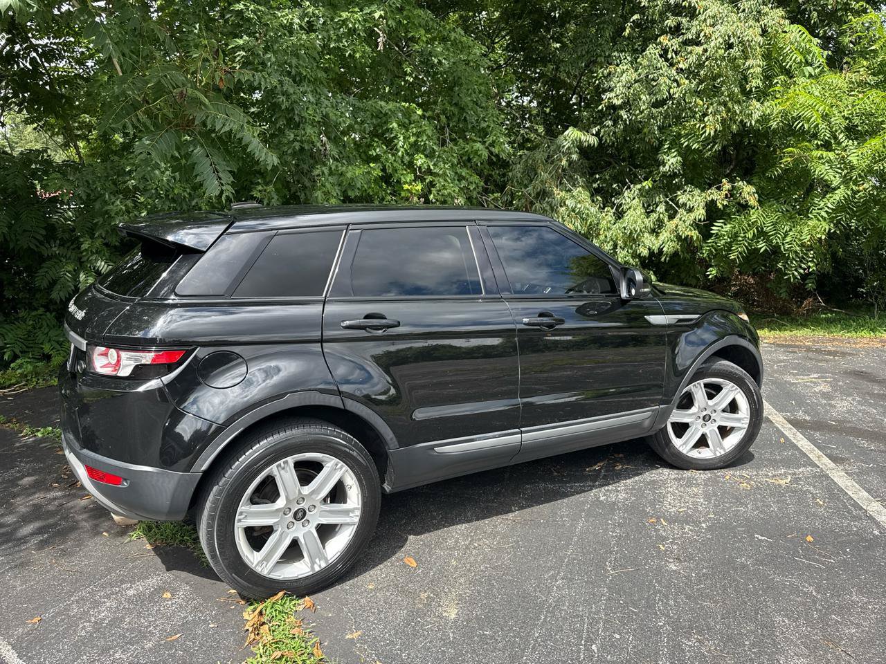 Used 2013 Land Rover Range Rover Evoque Pure AWD/4WD image 2