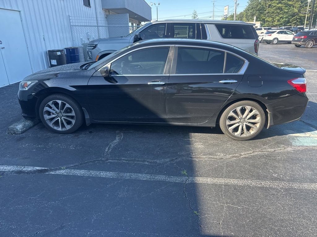 Used 2015 Honda Accord Sport image 2