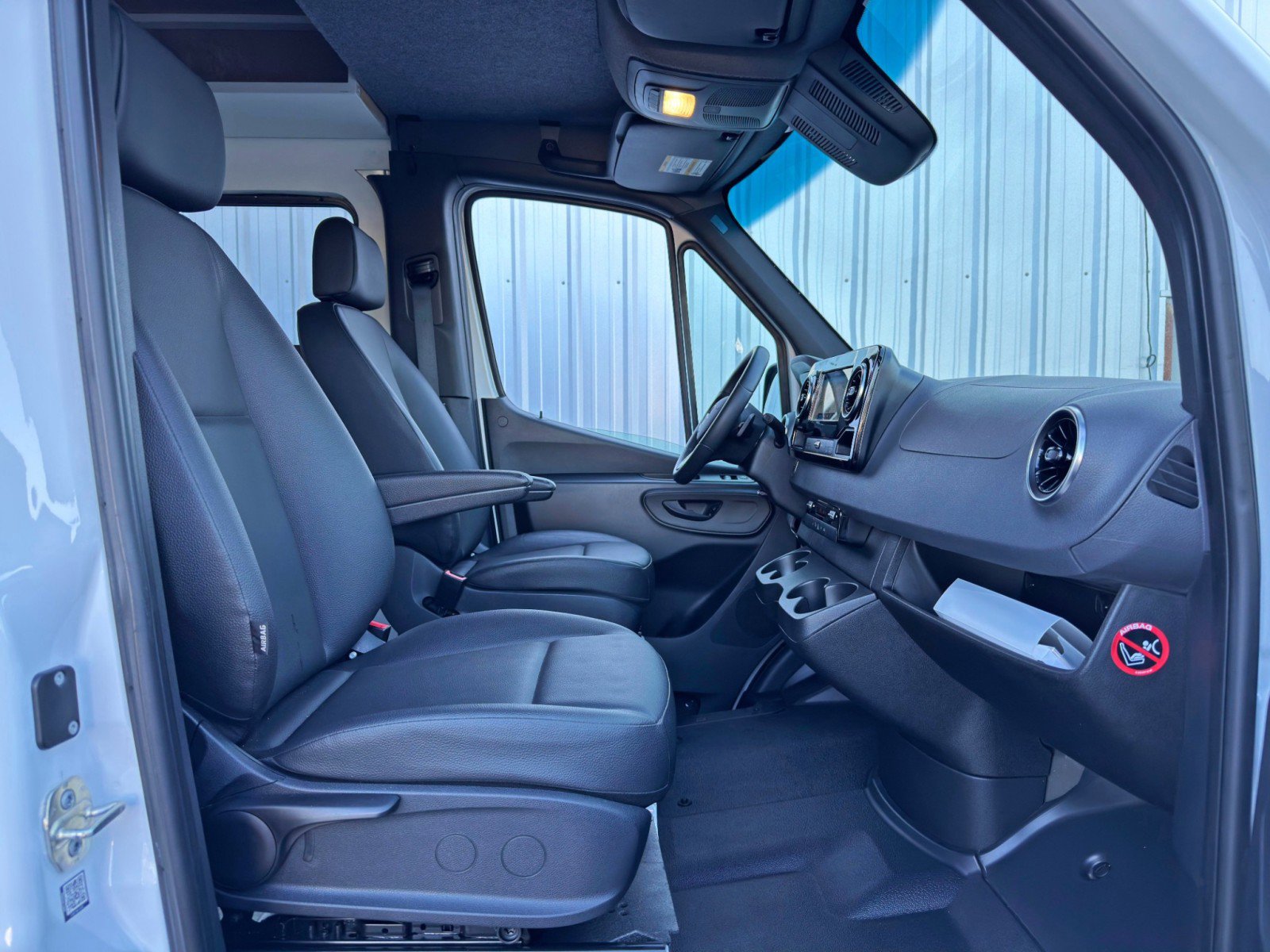 Used 2021 Mercedes-Benz Sprinter 2500 w/ Premium Plus Package image 15