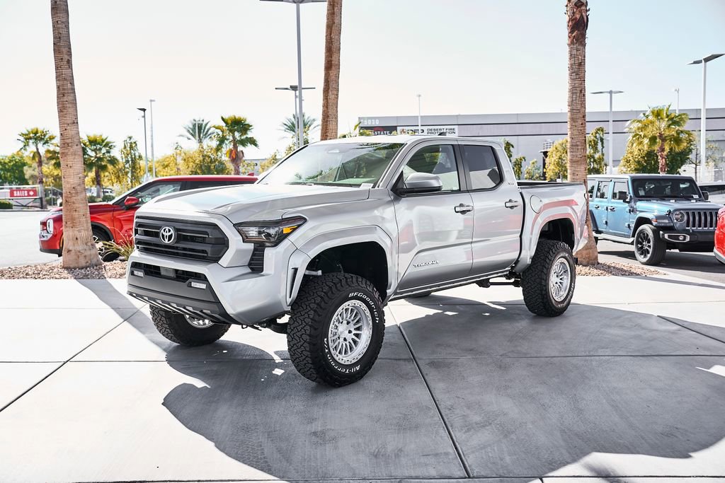 Used 2025 Toyota Tacoma SR5 image 4