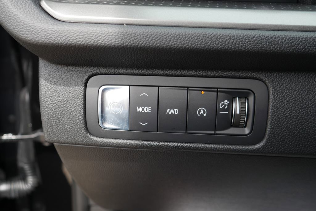 New 2026 Chevrolet Traverse LT w/ LPO, Floor Liner Package image 11