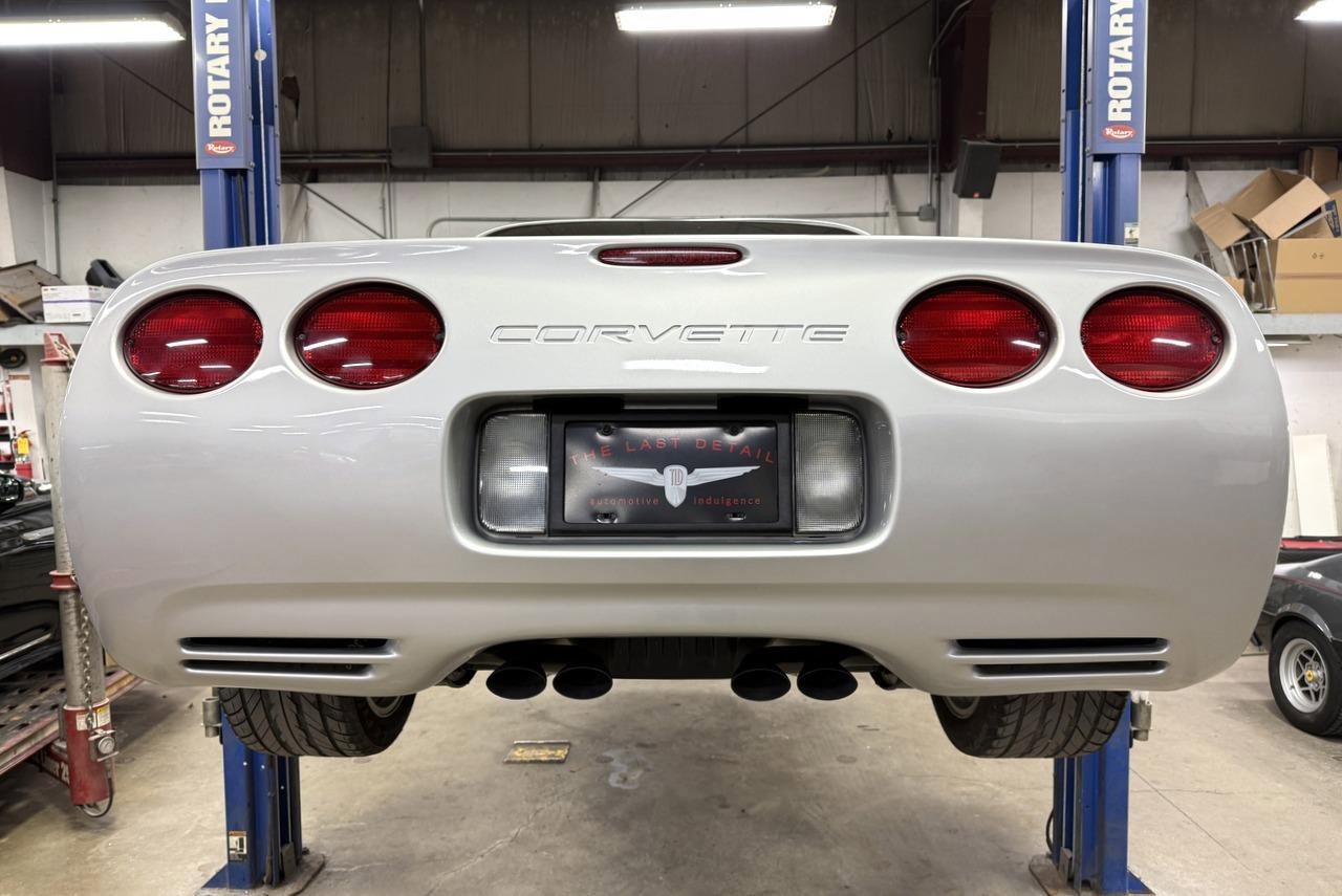 Used 1997 Chevrolet Corvette Coupe w/ Memory Pkg RWD image 88