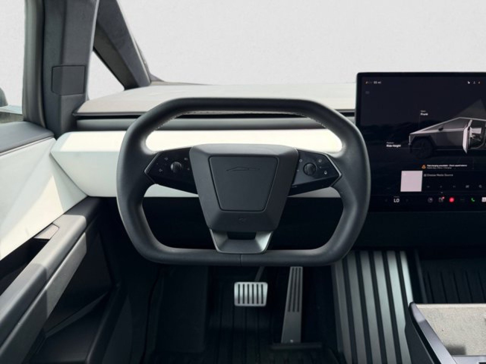 Used 2024 Tesla Cybertruck AWD Crew Cab image 14
