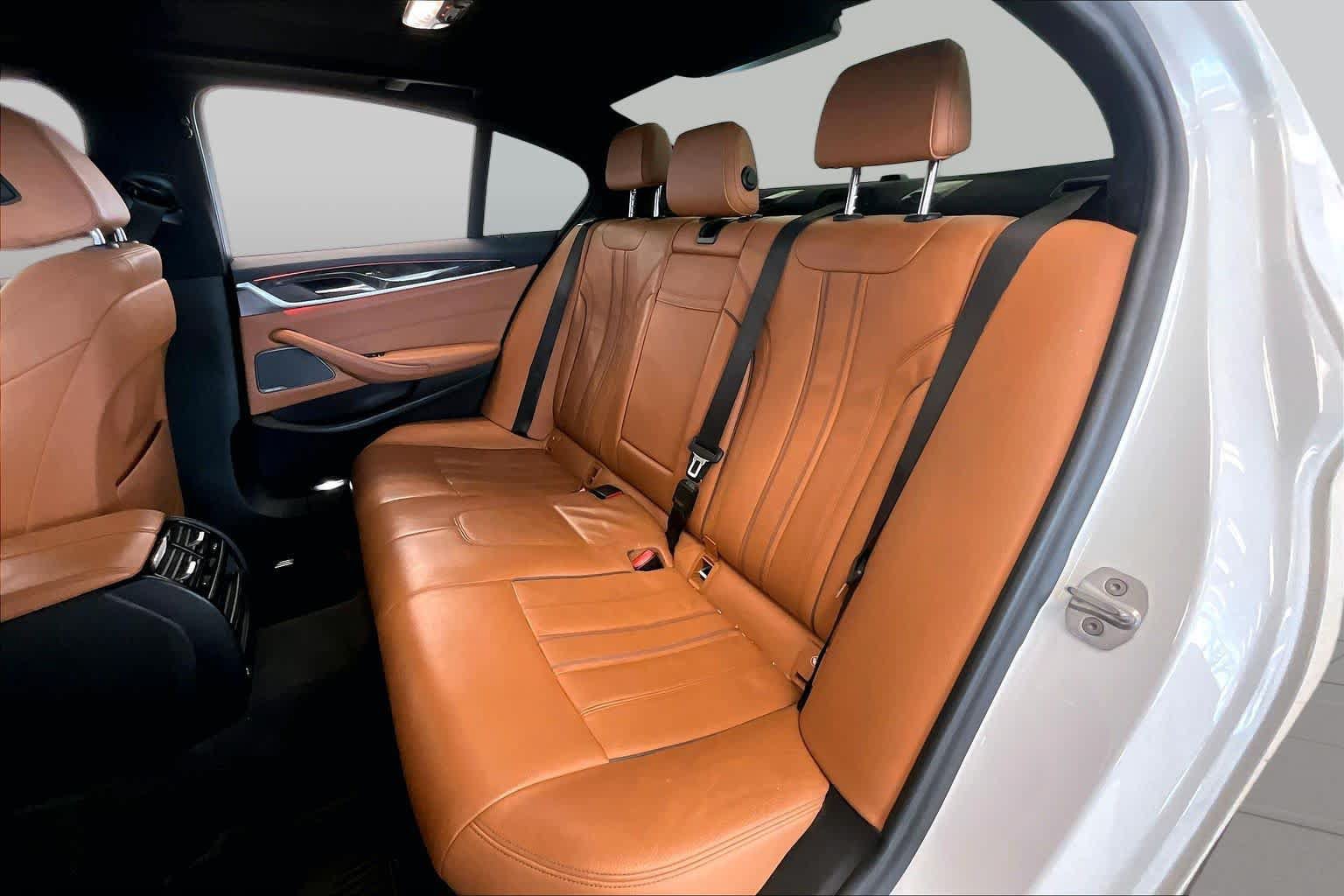 Used 2020 BMW 530i w/ Premium Package RWD image 17