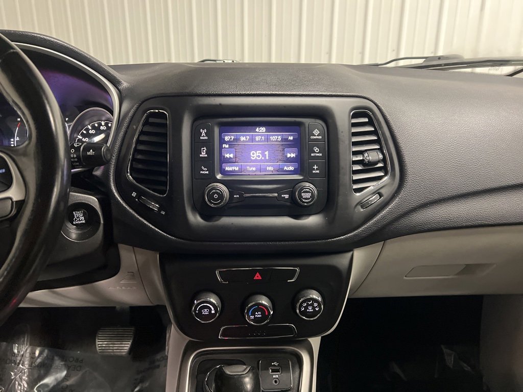 Used 2017 Jeep Compass Latitude image 13