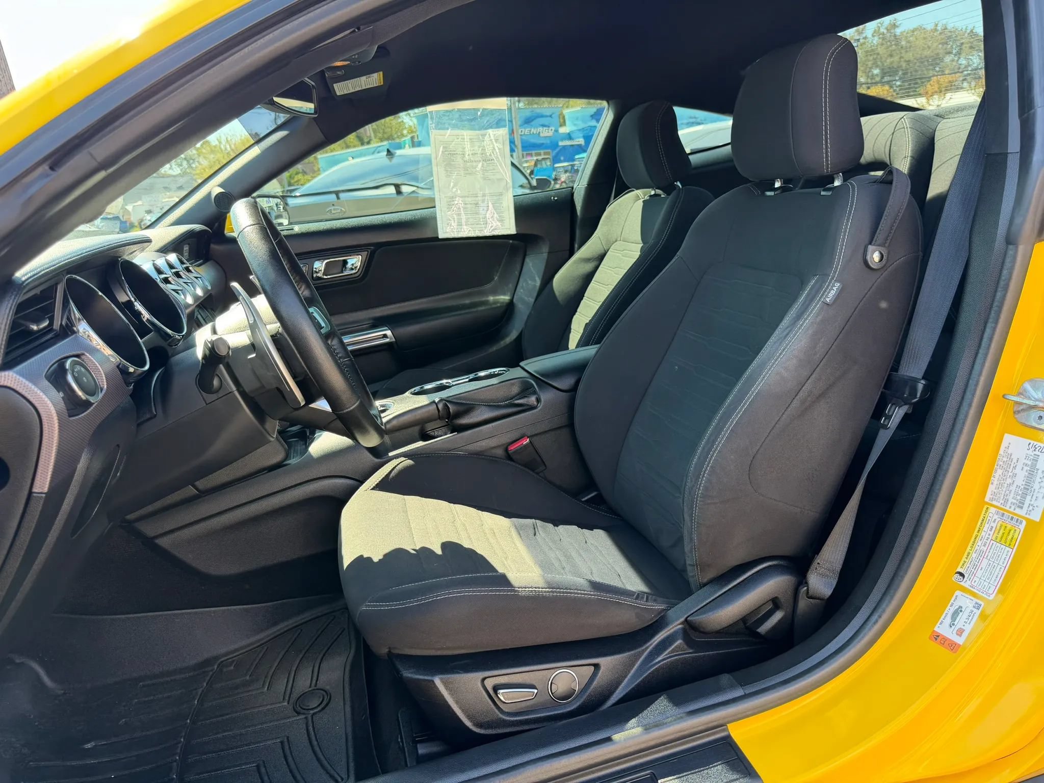 Used 2017 Ford Mustang GT w/ Black Accent Package RWD image 12
