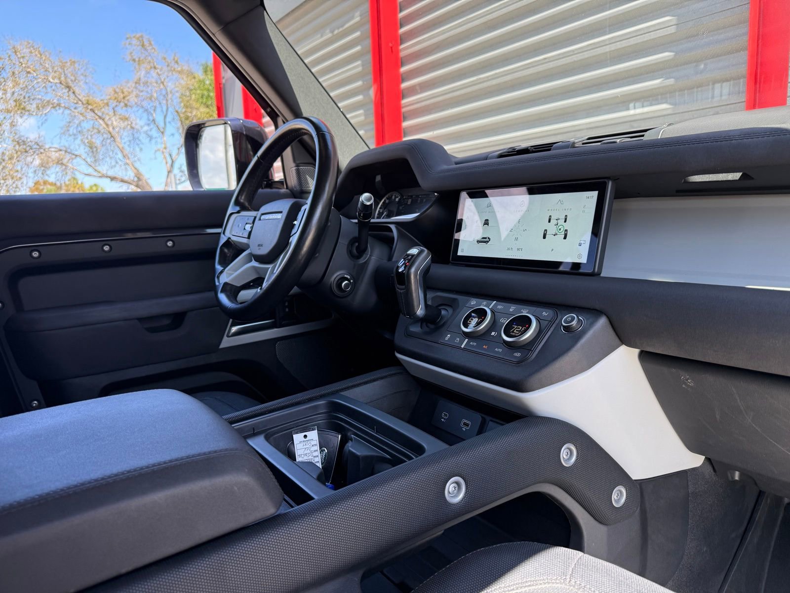 Used 2022 Land Rover Defender 110 X-Dynamic SE image 20