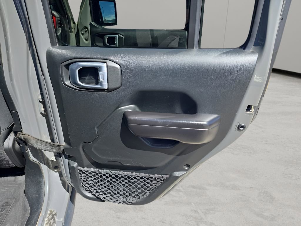 Used 2021 Jeep Gladiator Rubicon w/ LED Lighting Group AWD/4WD image 10