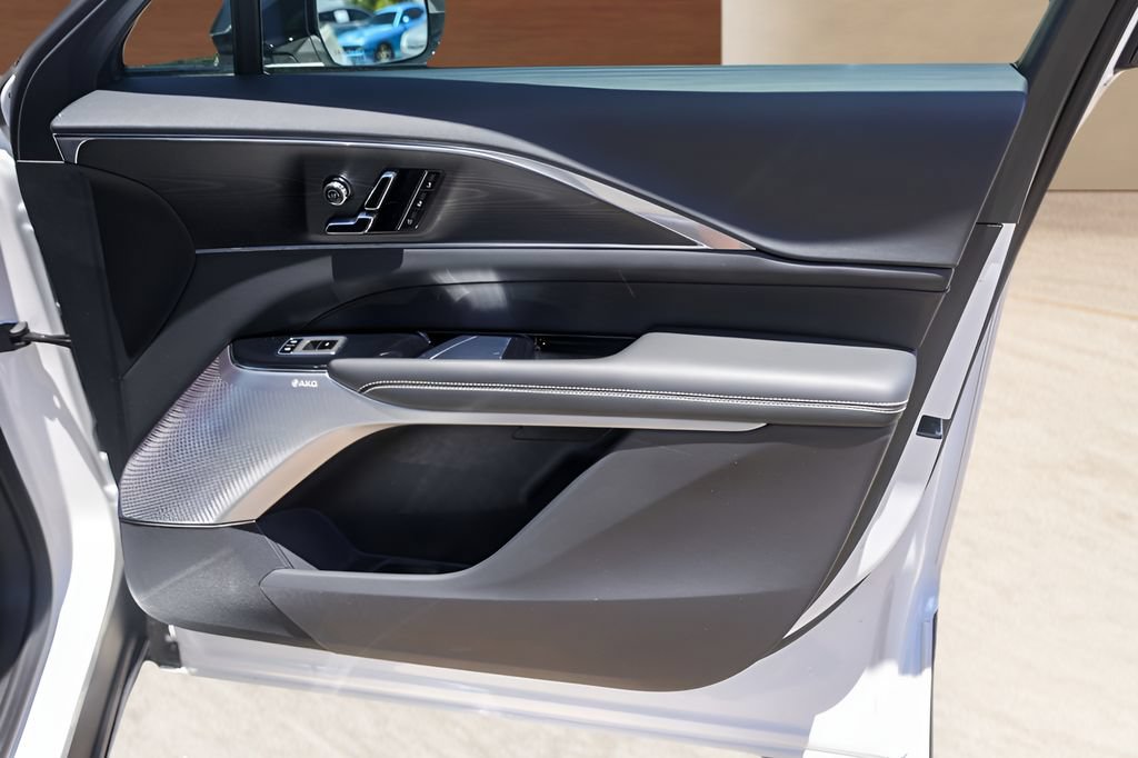 Certified 2024 Cadillac Lyriq Luxury AWD/4WD image 26