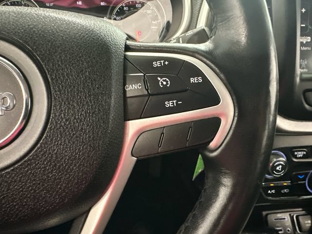 Used 2016 Jeep Cherokee Trailhawk w/ Leather Interior Group AWD/4WD image 16
