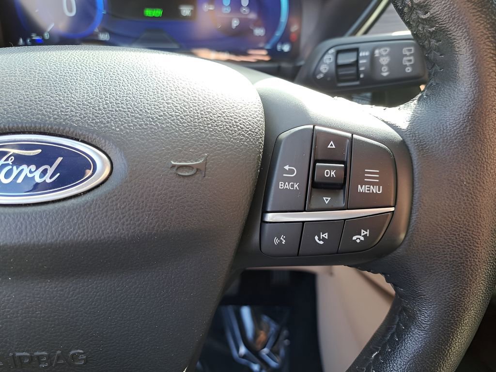 Used 2020 Ford Escape Titanium image 20