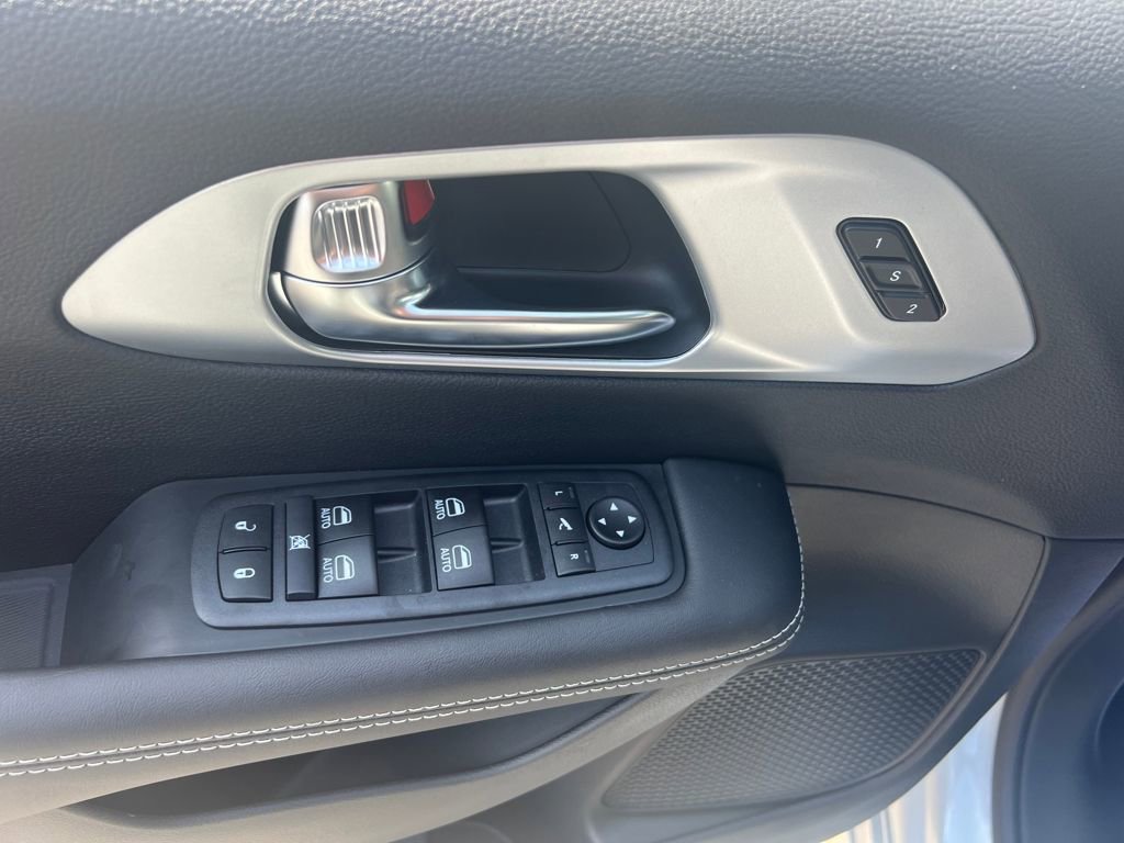 New 2026 Chrysler Pacifica Limited image 36