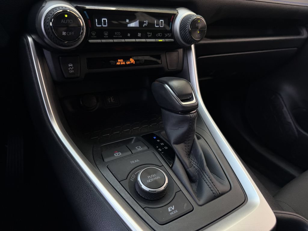 Used 2025 Toyota RAV4 SE AWD/4WD image 20