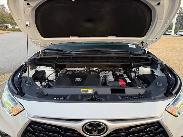 Used 2021 Toyota Highlander XLE FWD image 31