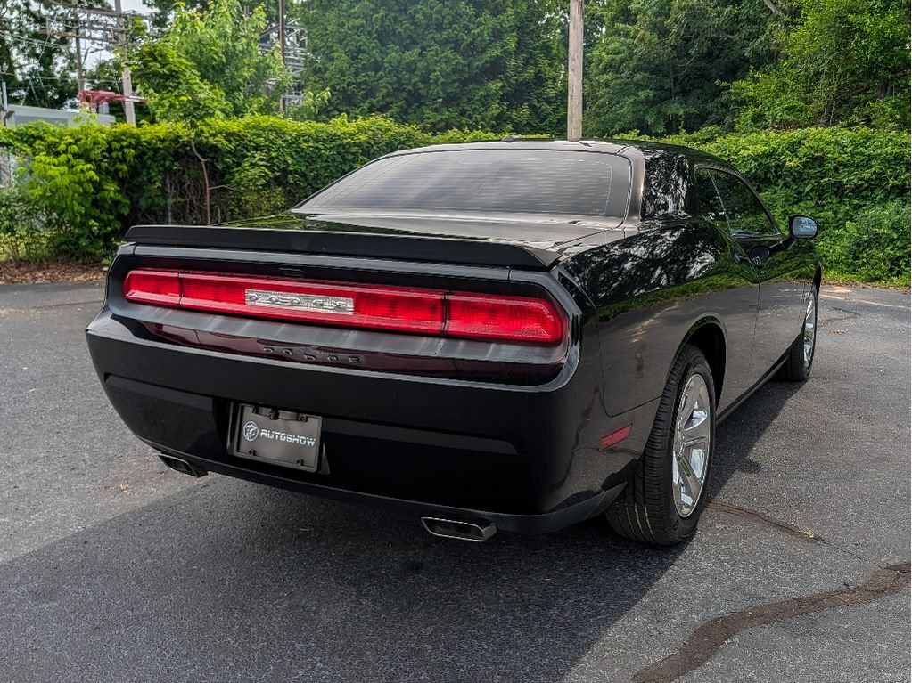 Used 2014 Dodge Challenger R/T RWD image 5