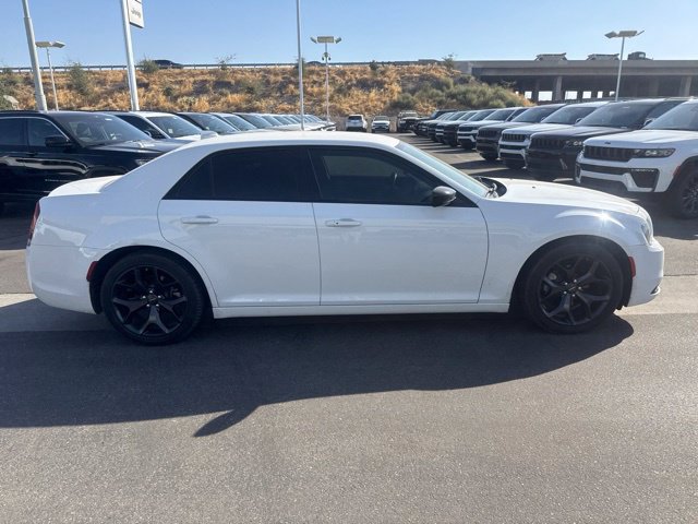 Used 2022 Chrysler 300 Touring w/ Sport Appearance Package RWD image 7