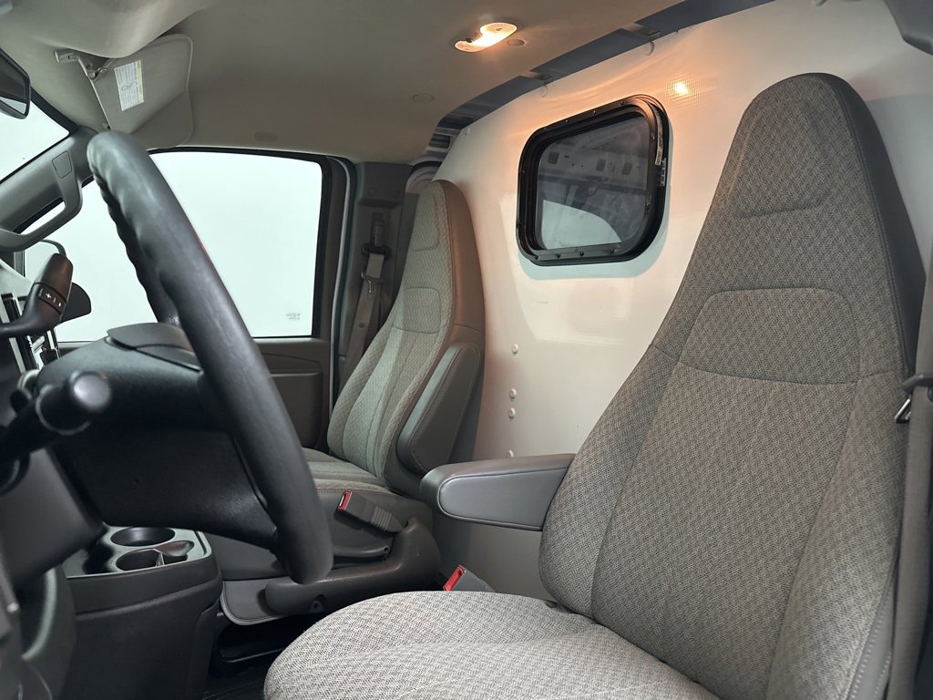 Used 2020 Chevrolet Express 2500 image 26