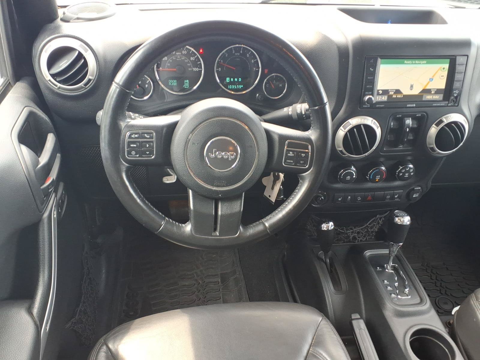 Used 2017 Jeep Wrangler Unlimited Sahara w/ Dual Top Group AWD/4WD image 5