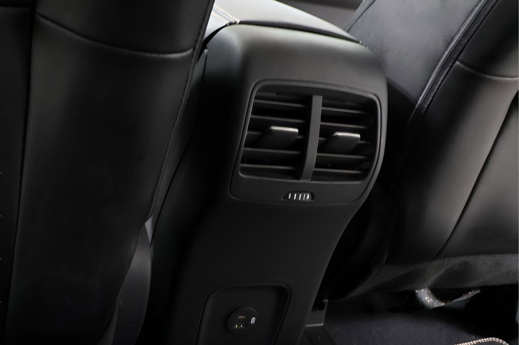 Used 2021 Ford Escape Titanium w/ Titanium Elite Package image 26