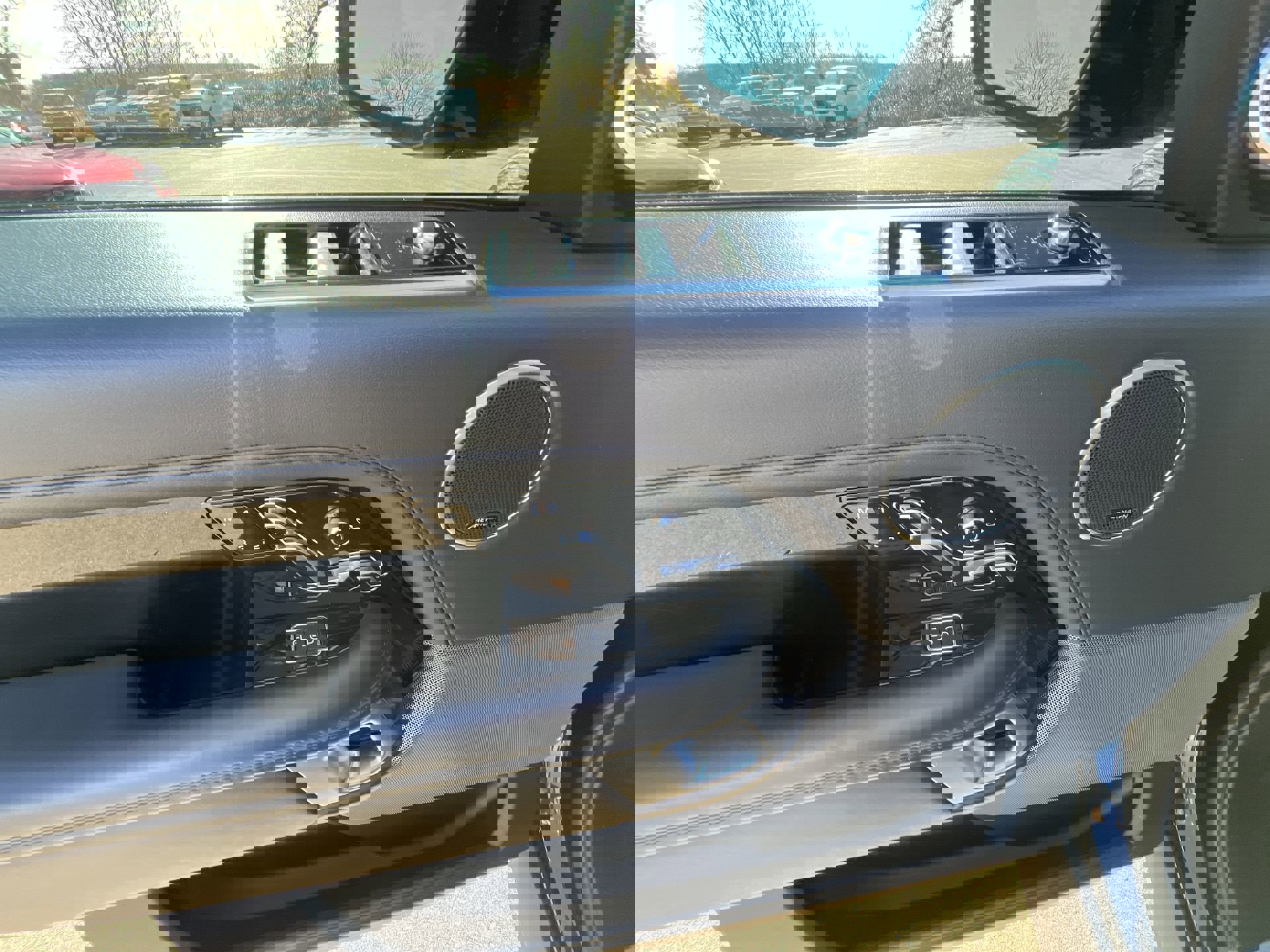 Used 2020 Land Rover Range Rover Long Wheelbase HSE image 24