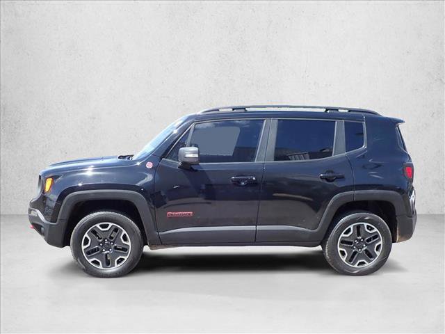 Used 2017 Jeep Renegade Trailhawk AWD/4WD image 2