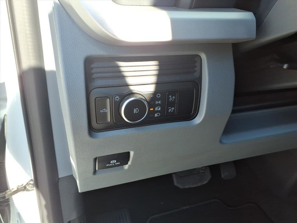 New 2026 Ford F350 4x4 Crew Cab Super Duty image 12