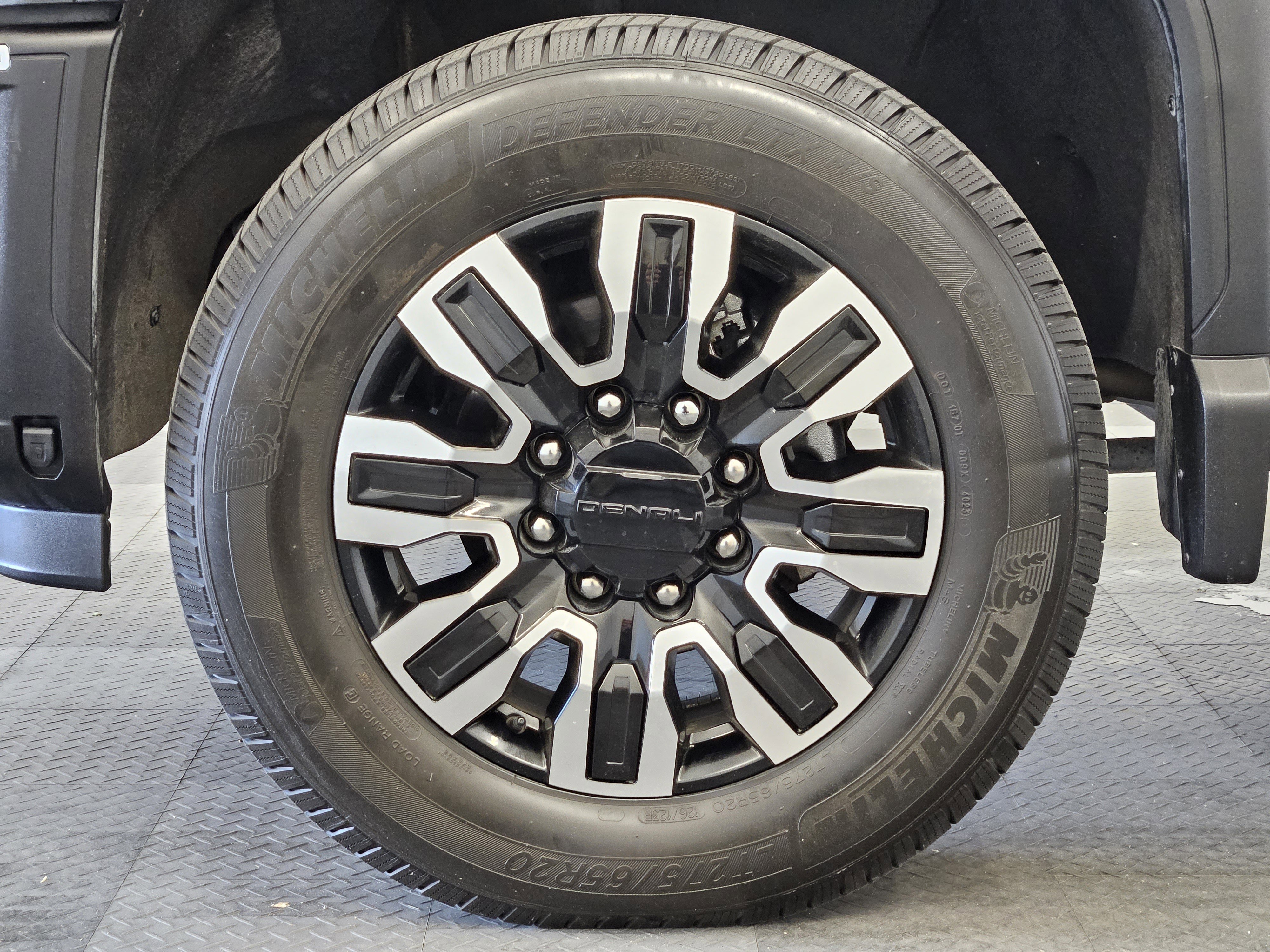 Used 2024 GMC Sierra 2500 Denali Ultimate image 12