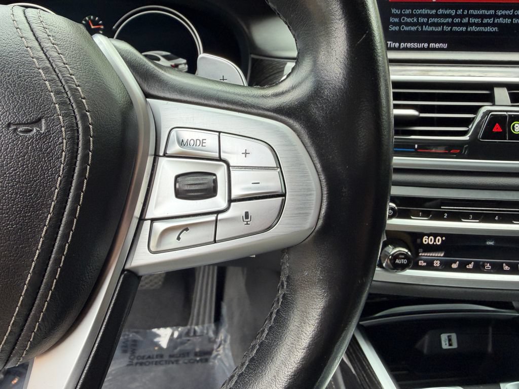 Used 2018 BMW 750i RWD image 27
