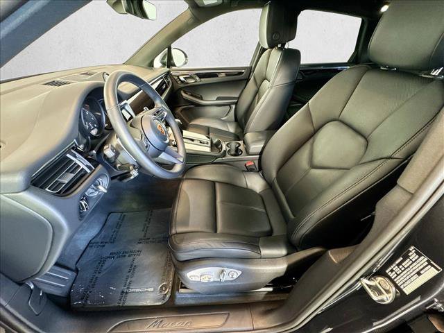 Certified 2026 Porsche Macan AWD/4WD image 5