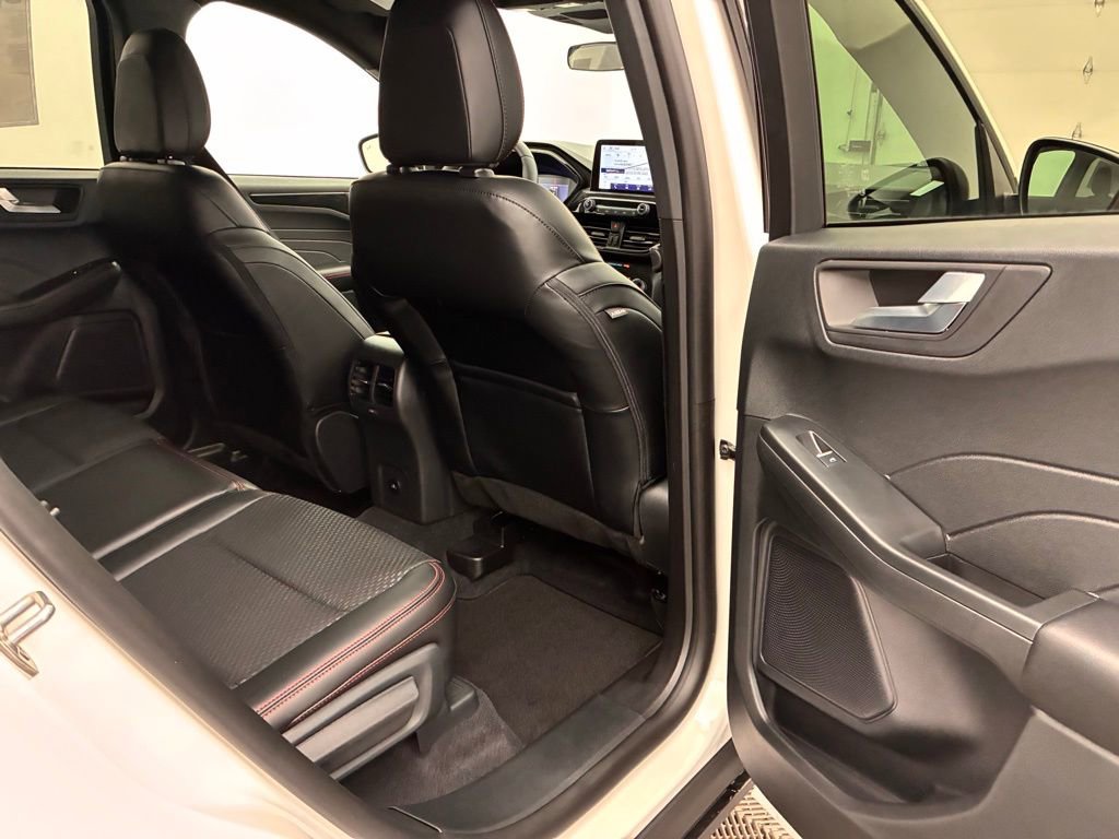 New 2026 Ford Escape ST-Line w/ Cold Weather Package image 31