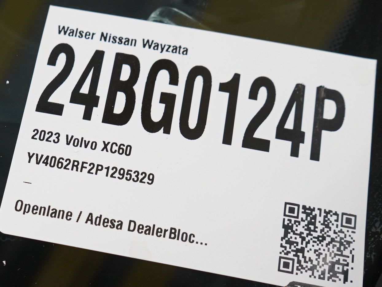 Used 2023 Volvo XC60 B6 Ultimate AWD/4WD image 33