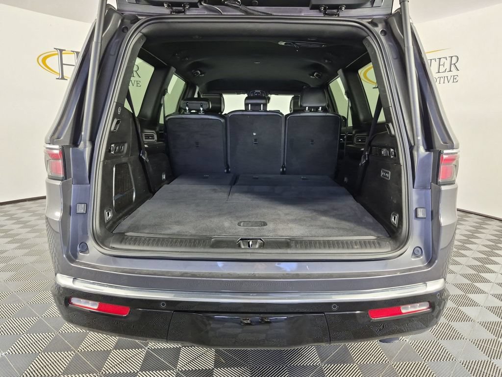 Used 2024 Jeep Wagoneer Series II w/ Flexible Seating Group RWD image 34