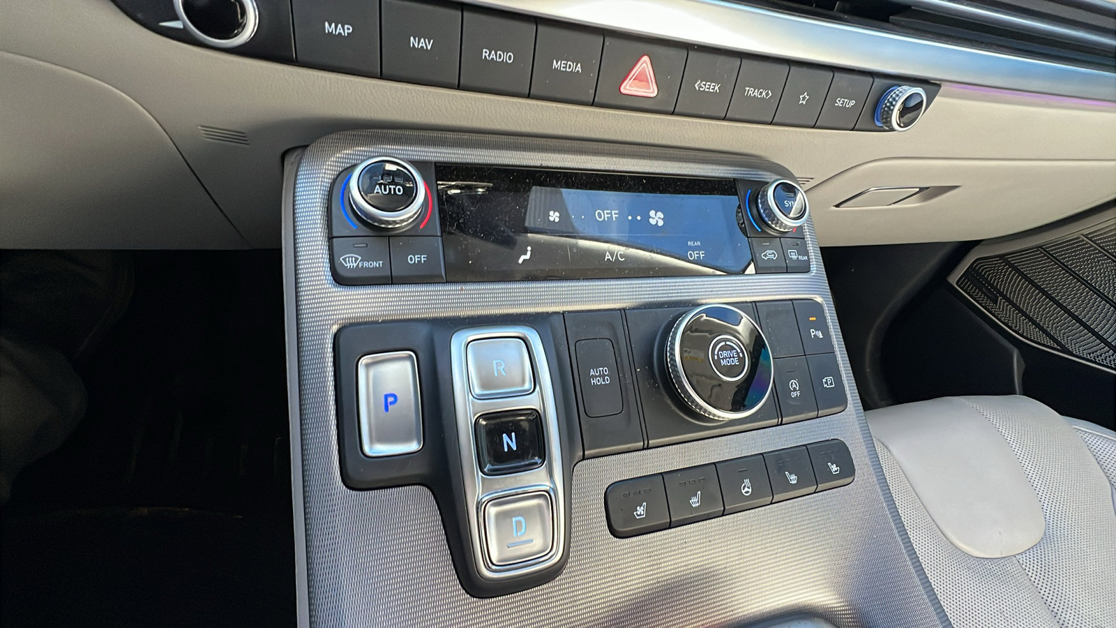 Used 2024 Hyundai Palisade Calligraphy image 33