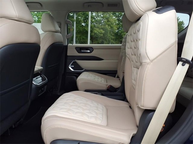 New 2026 Nissan Armada Platinum image 8