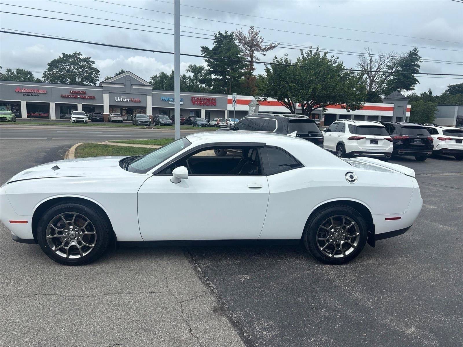 Used 2017 Dodge Challenger GT w/ GT Interior Package AWD/4WD image 8
