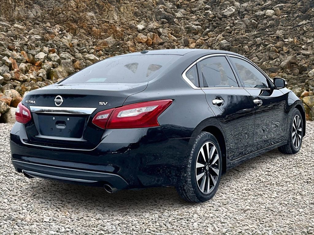 Used 2018 Nissan Altima 2.5 SV w/ 2.5 SV Technology Package image 2