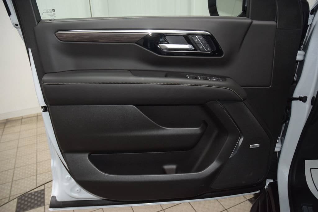 New 2026 Chevrolet Suburban Premier AWD/4WD image 50