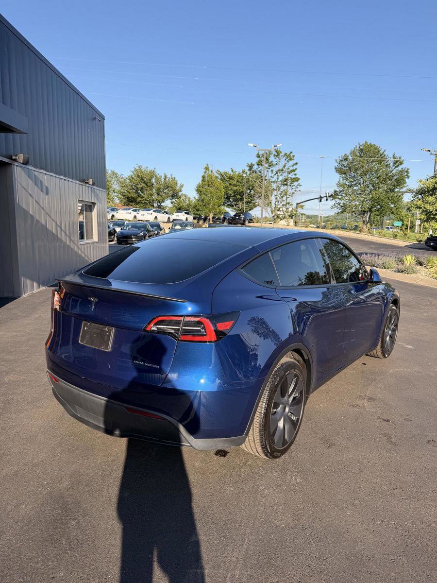 Used 2024 Tesla Model Y Long Range AWD/4WD image 8