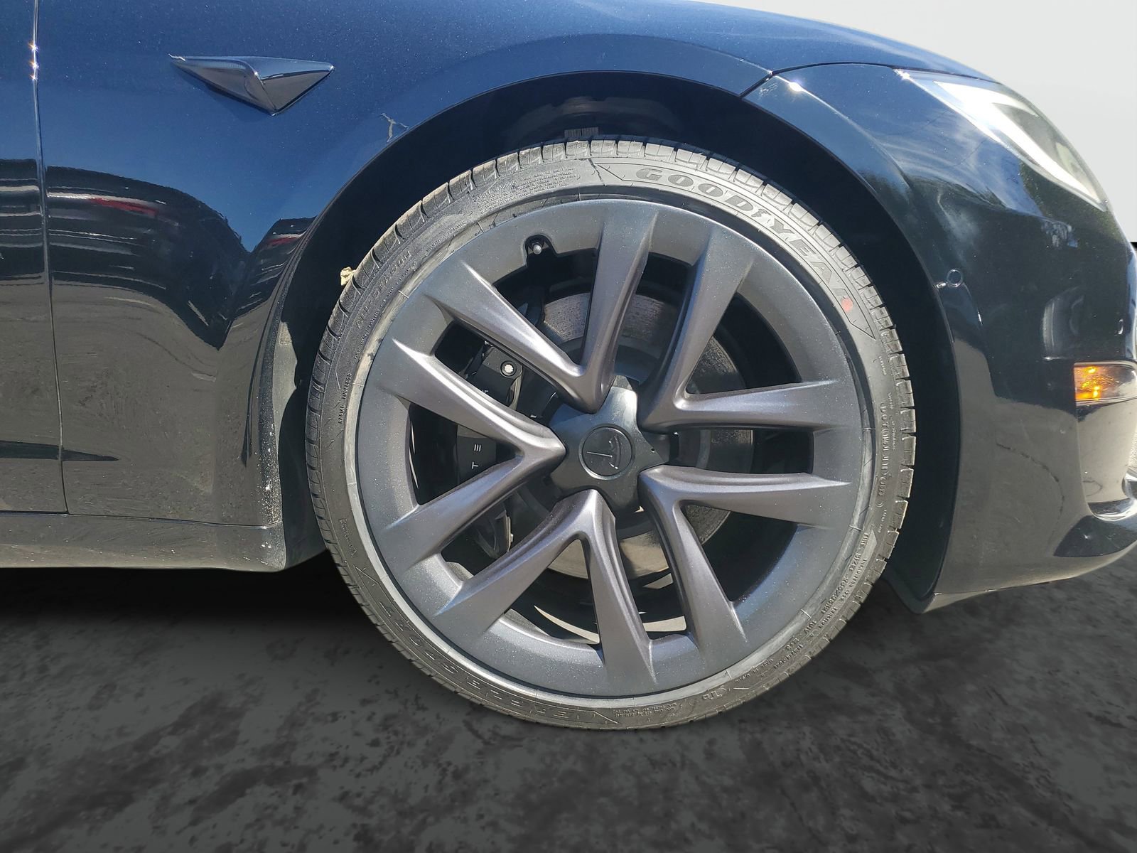 Used 2021 Tesla Model S Plaid image 6