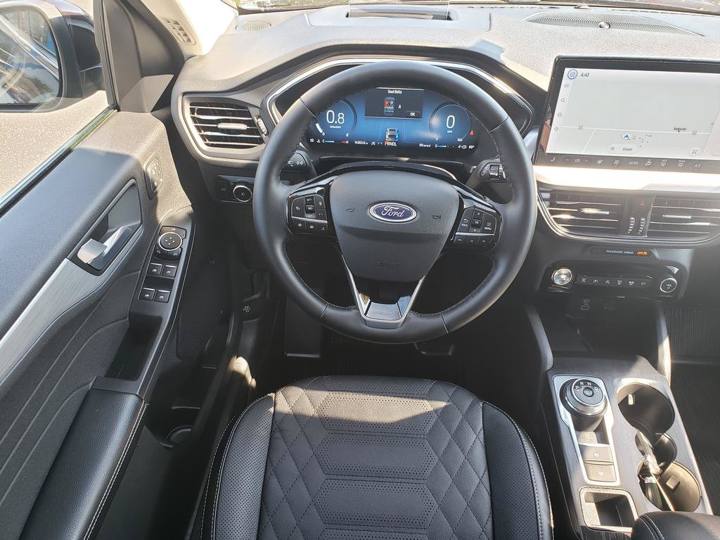 Used 2023 Ford Escape Platinum w/ Premium Technology Package AWD/4WD image 16