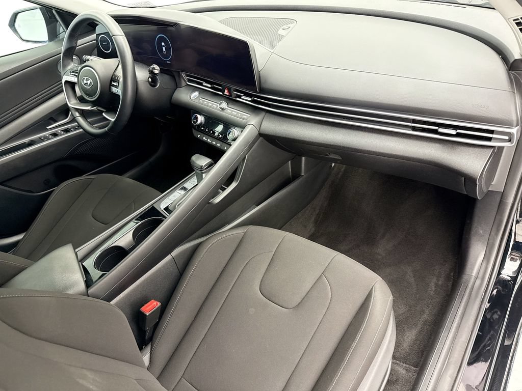 Used 2023 Hyundai Elantra SEL w/ Convenience Package FWD image 16