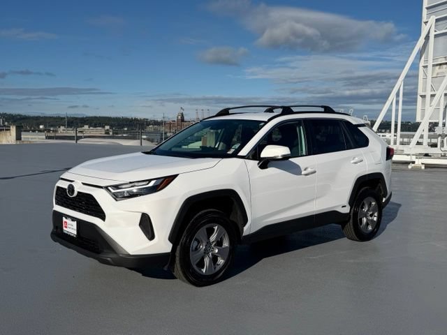 Used 2025 Toyota RAV4 XLE AWD/4WD image 11