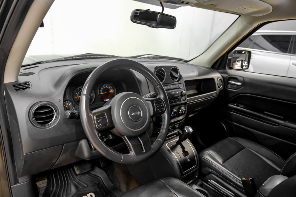 Used 2017 Jeep Patriot Sport w/ Power Value Group FWD image 3